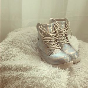 Size 7.5 women’s Lugz boots.